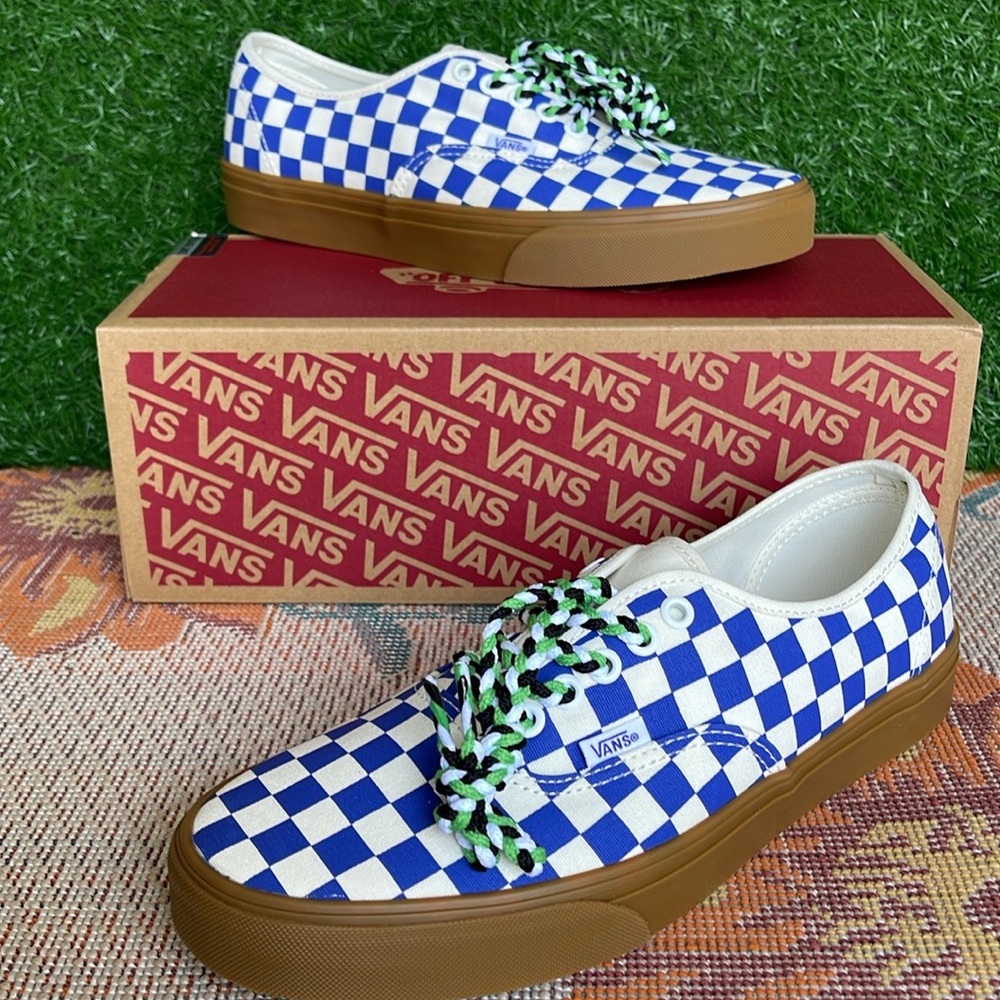Vans Men’s Authentic
Checkerboard Blue/White
VN0009PVY6Z
Sneakers - Picture 11 of 16